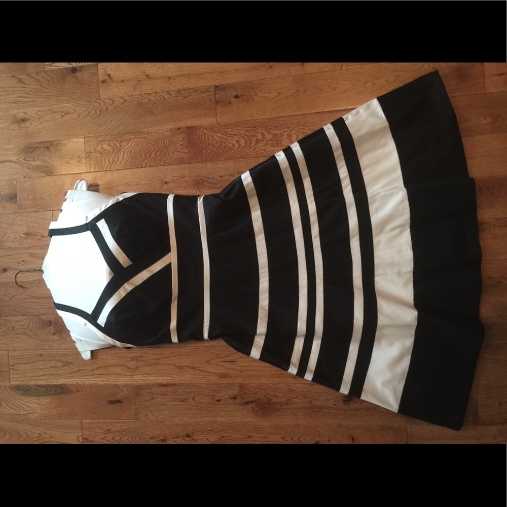 Black and white halter dress size 6