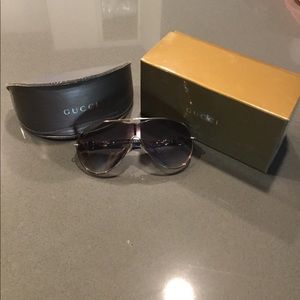 Gucci Shielded Aviator Sunglasses. 100% authentic
