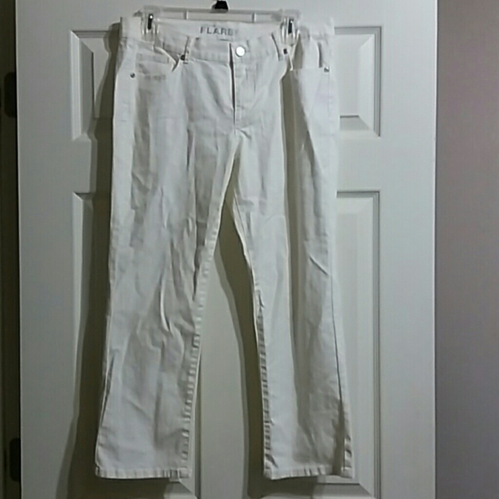 White denim capris
