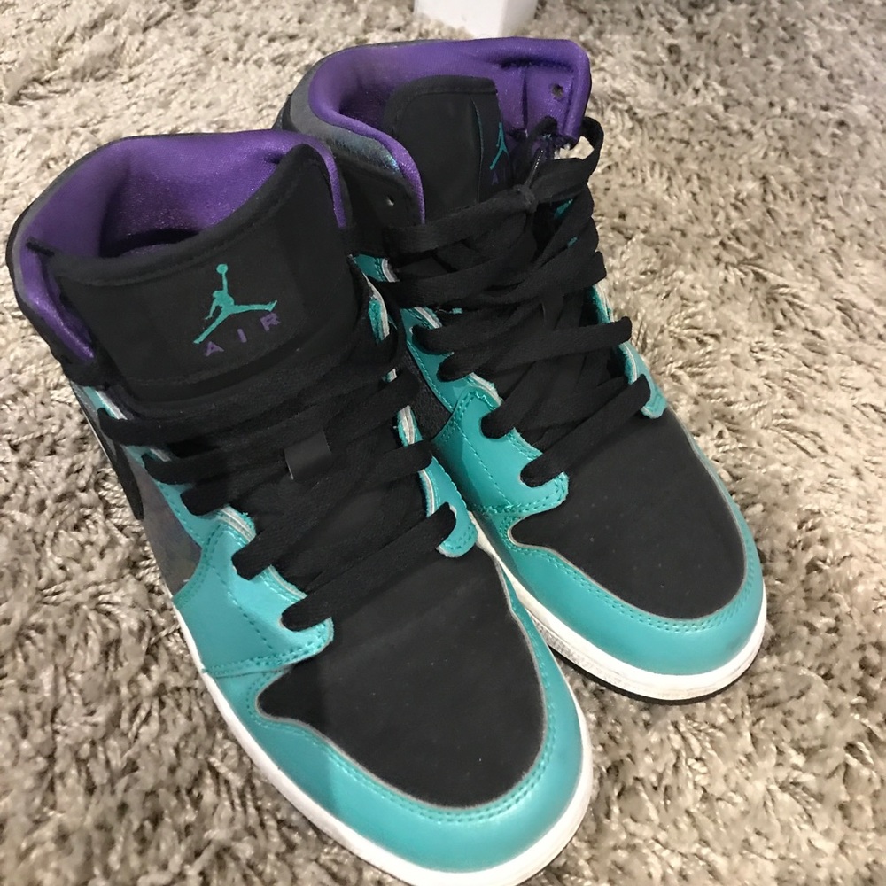 Air Jordan 1  Retro Purple Grape