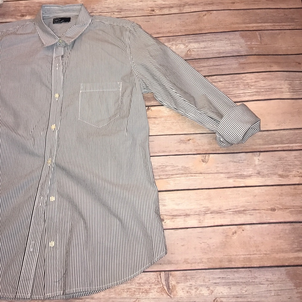 Gap button front top - Picture 2 of 4