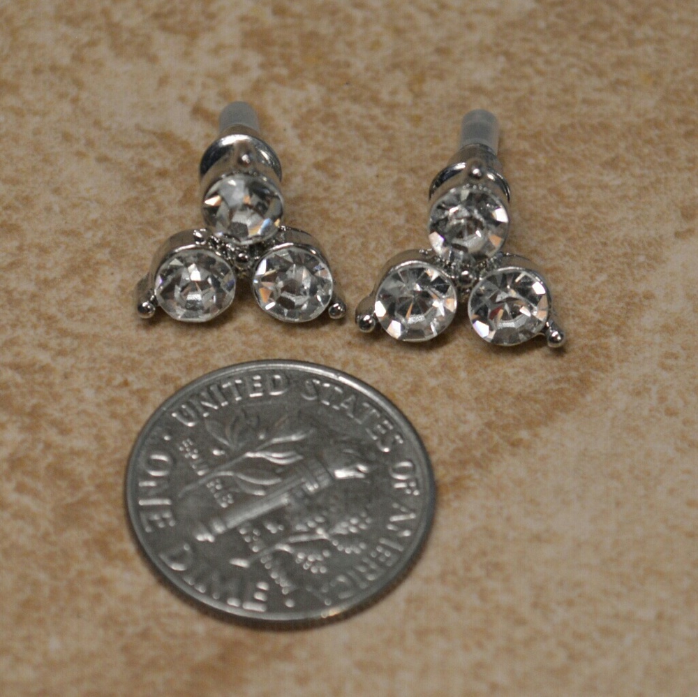 Brand New Crystal Trio Gem Pyramid Earrings - Picture 4 of 4