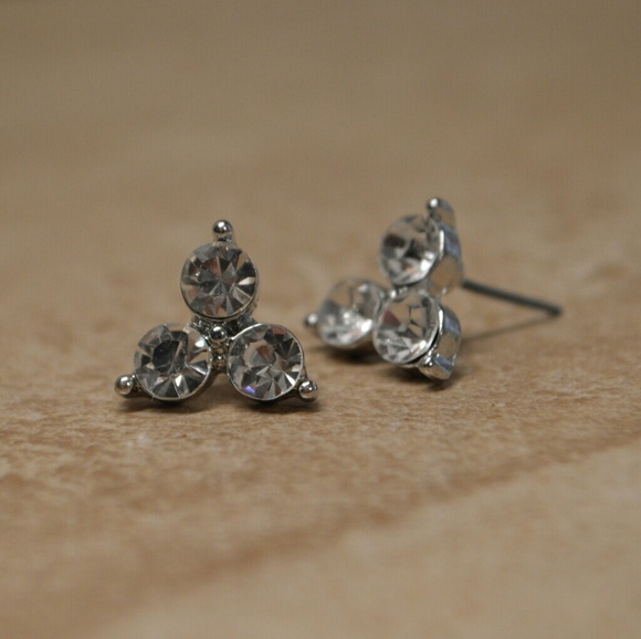 Jewelry - Brand New Crystal Trio Gem Pyramid Earrings