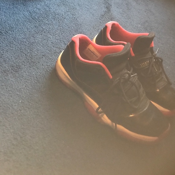 Jordan 11 low breds
