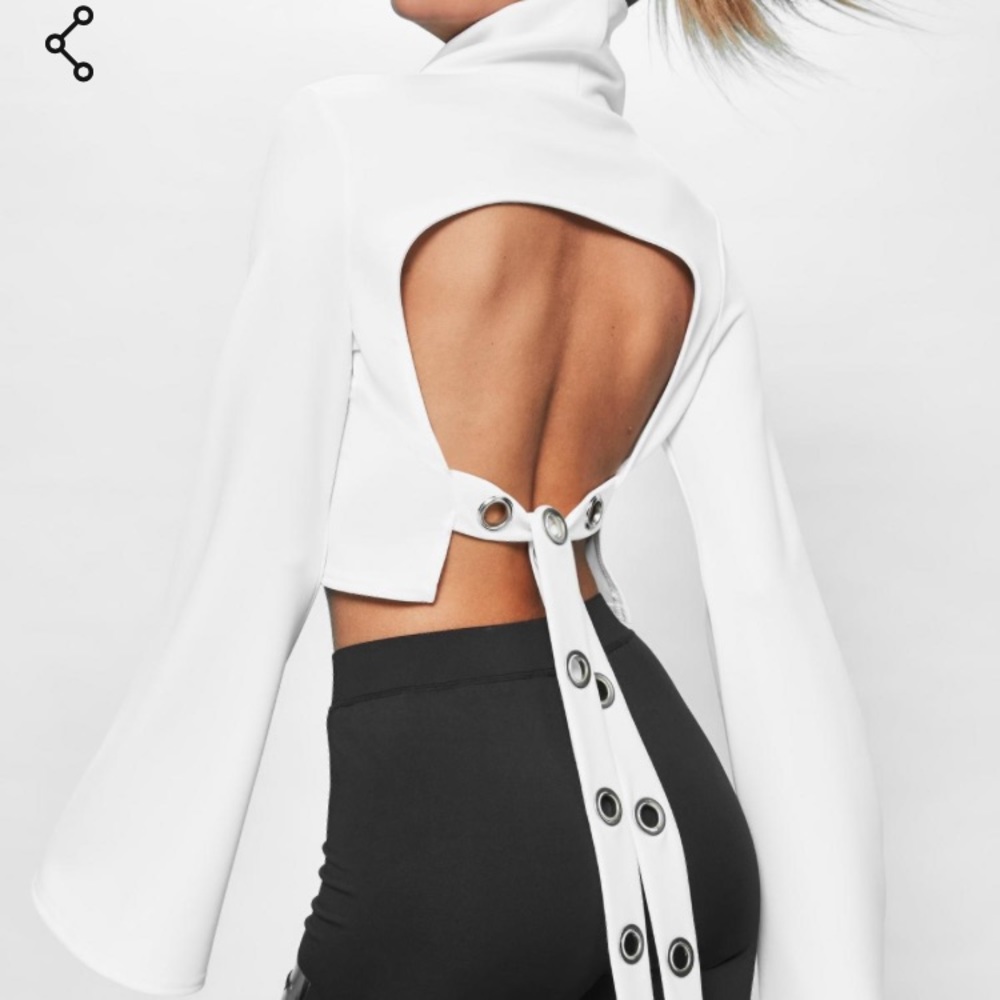 Sporty and Sexy MISSGUIDED Crop Top
