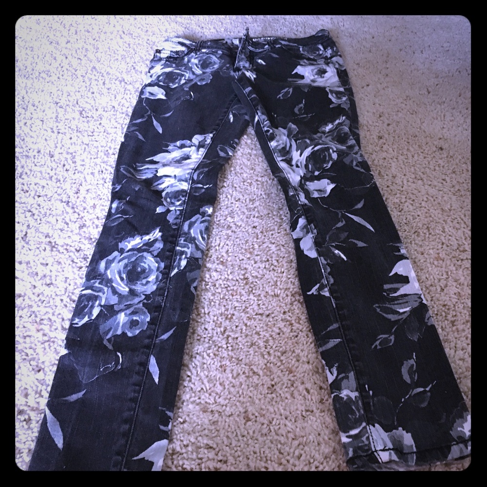 Black printed denim jeans