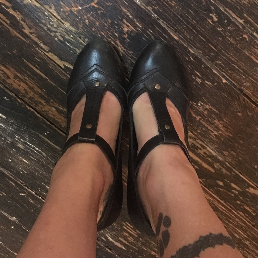 🖤 Fly London T-Strap Heels