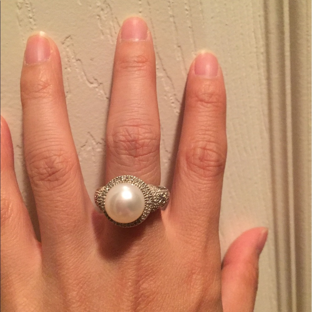 Ring - Picture 3 of 7