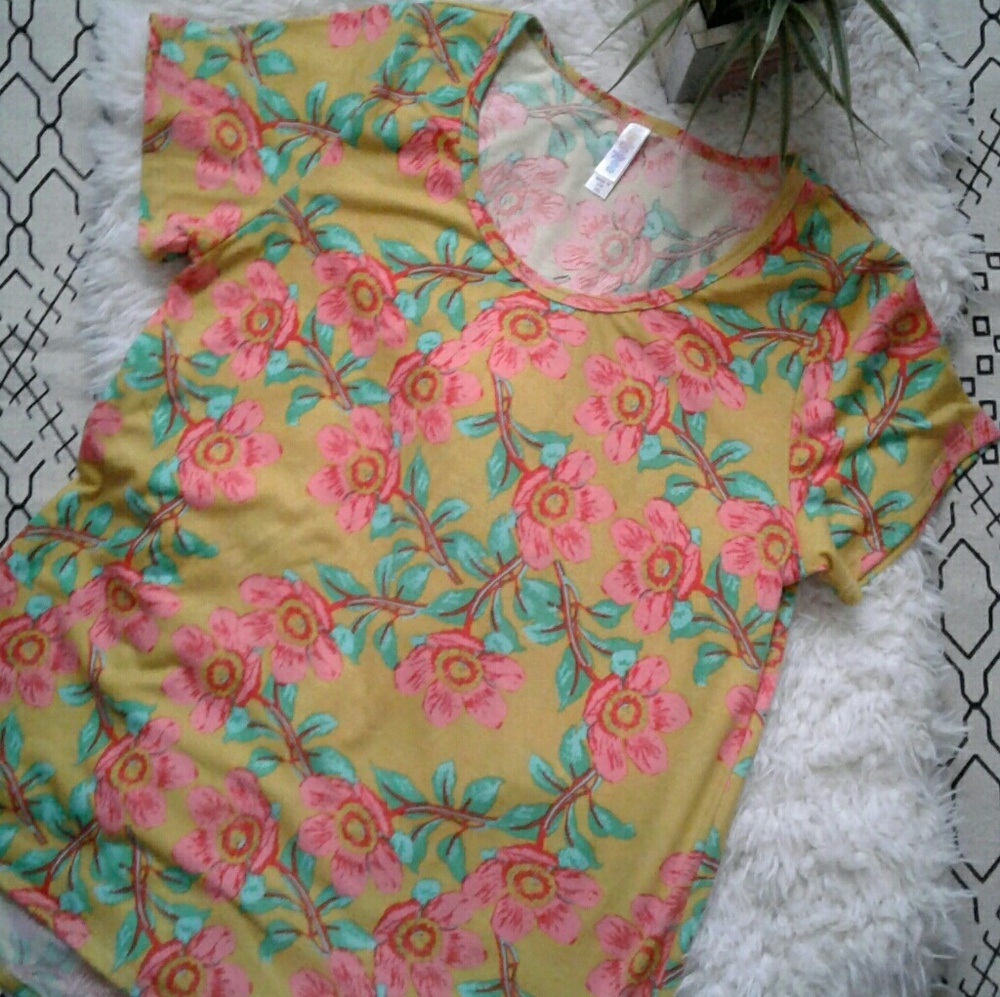 $5 SALE - LulaRoe Floral T-Shirt