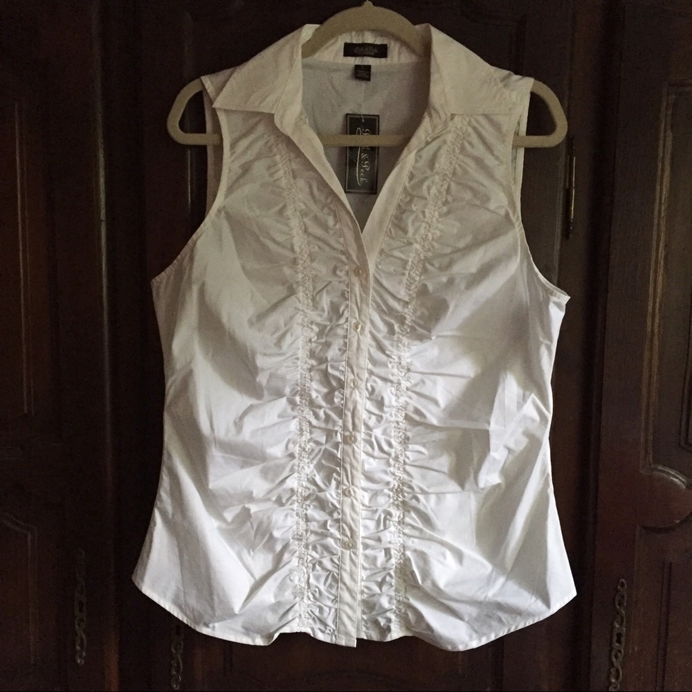 Sleeveless white blouse w ruched front L