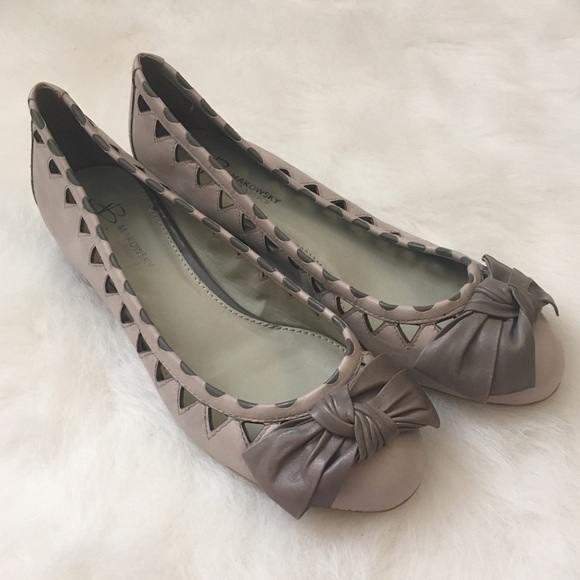 B.Makowsky Shoes, Size 6 - Picture 3 of 8