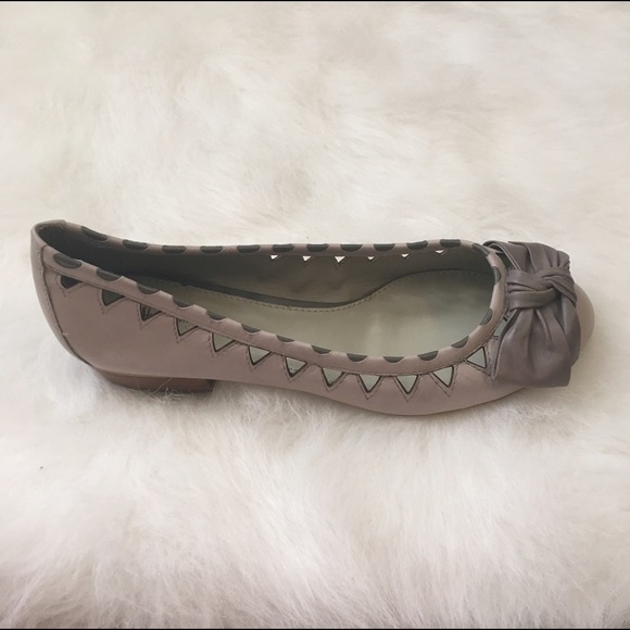 B.Makowsky Shoes, Size 6 - Picture 6 of 8