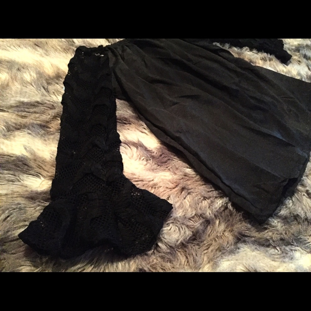 Sexy Sally Lace Off-Shoulder Long Sleeve Blouse - Picture 5 of 7