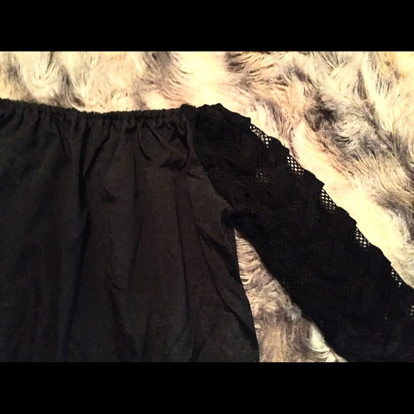 Sexy Sally Lace Off-Shoulder Long Sleeve Blouse - Picture 2 of 7