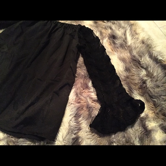 Sexy Sally Lace Off-Shoulder Long Sleeve Blouse - Picture 6 of 7