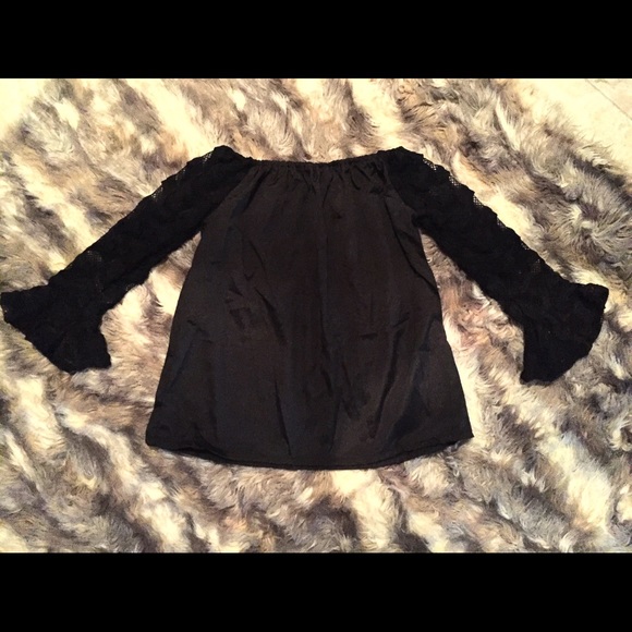 Sexy Sally Lace Off-Shoulder Long Sleeve Blouse - Picture 7 of 7