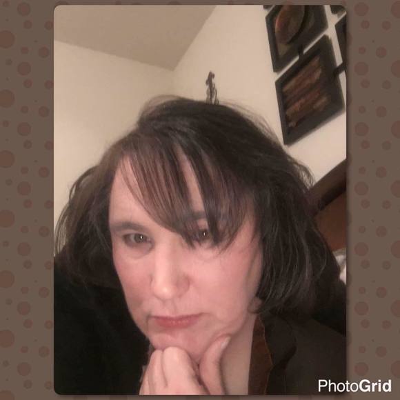Meet your Posher, Kim - Picture 1 of 1