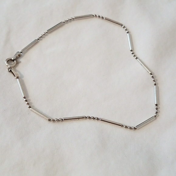 Silver tone Lot of four (4) pieces of Jewelry - Picture 4 of 5