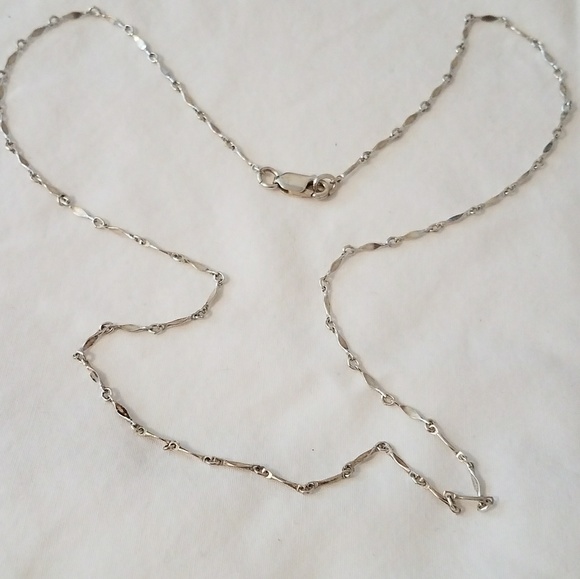 Silver tone Lot of four (4) pieces of Jewelry - Picture 5 of 5