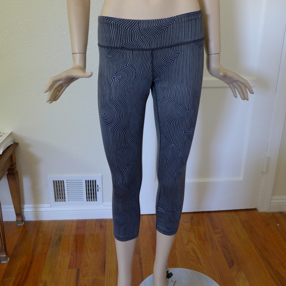 Nike crop length tight fit DRI-FIT