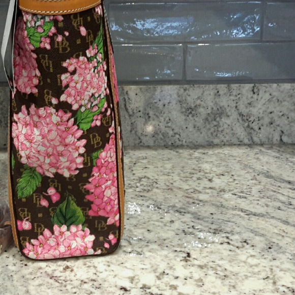 Hold d & B pink tote w/ added shoulder strap - Picture 3 of 5