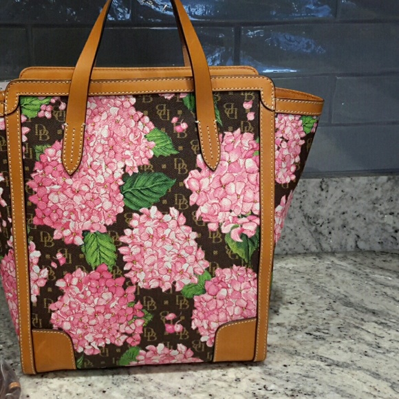 Hold d & B pink tote w/ added shoulder strap - Picture 4 of 5
