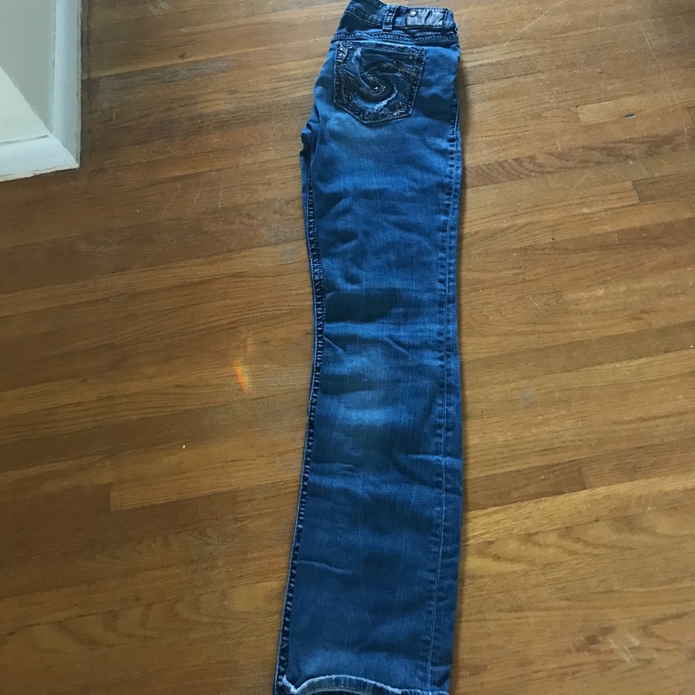 SALE🎉Silver jeans. Suki distressed. Size 30/33