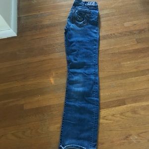 SALE🎉Silver jeans. Suki distressed. Size 30/33