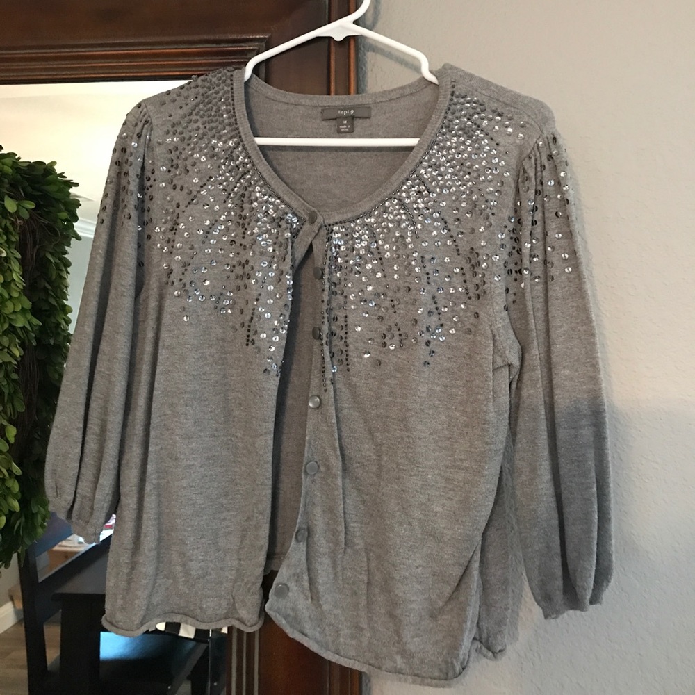 3/4 sleeve sweater with shinny sequins
