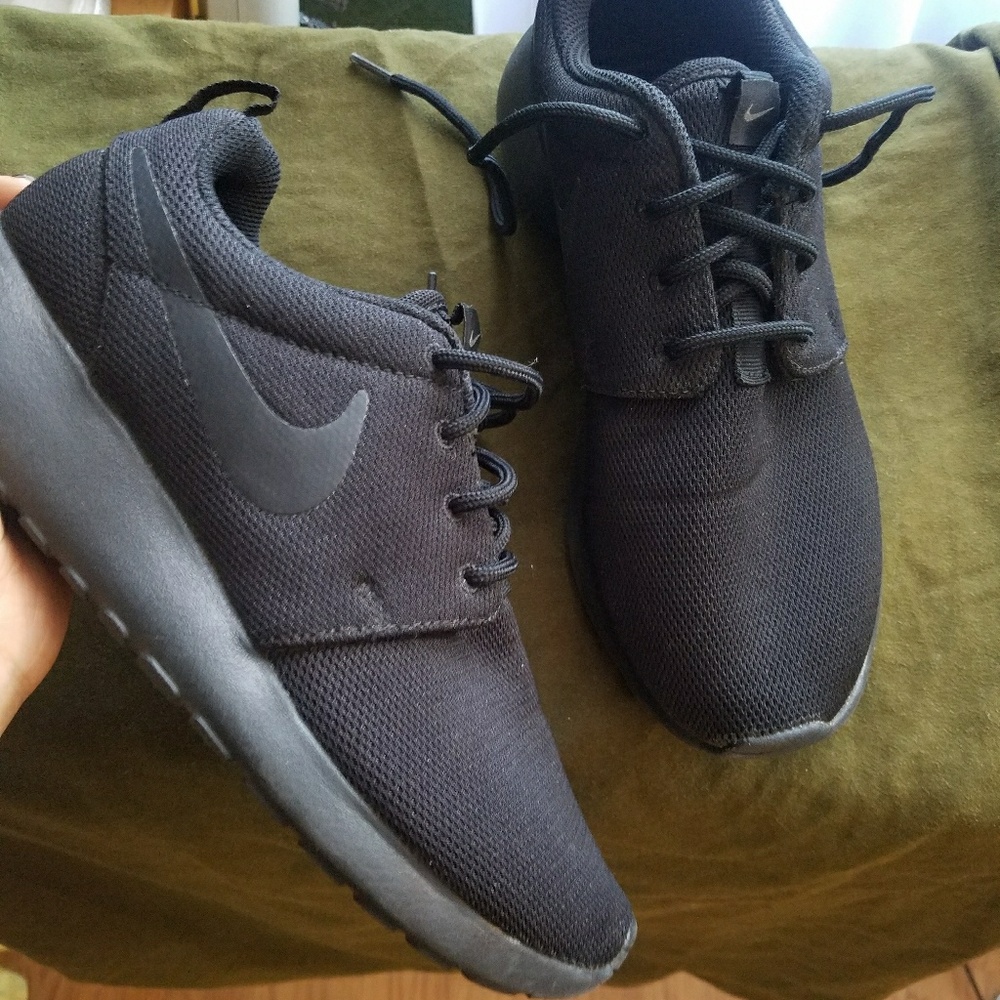❎SOLD❎Nike roshe one shoes size 6.5