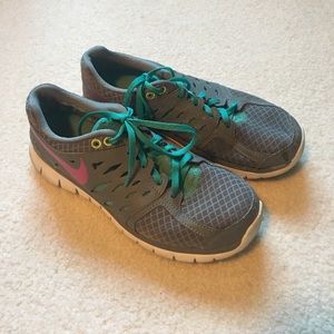 Women's Nike Tennis Shoes