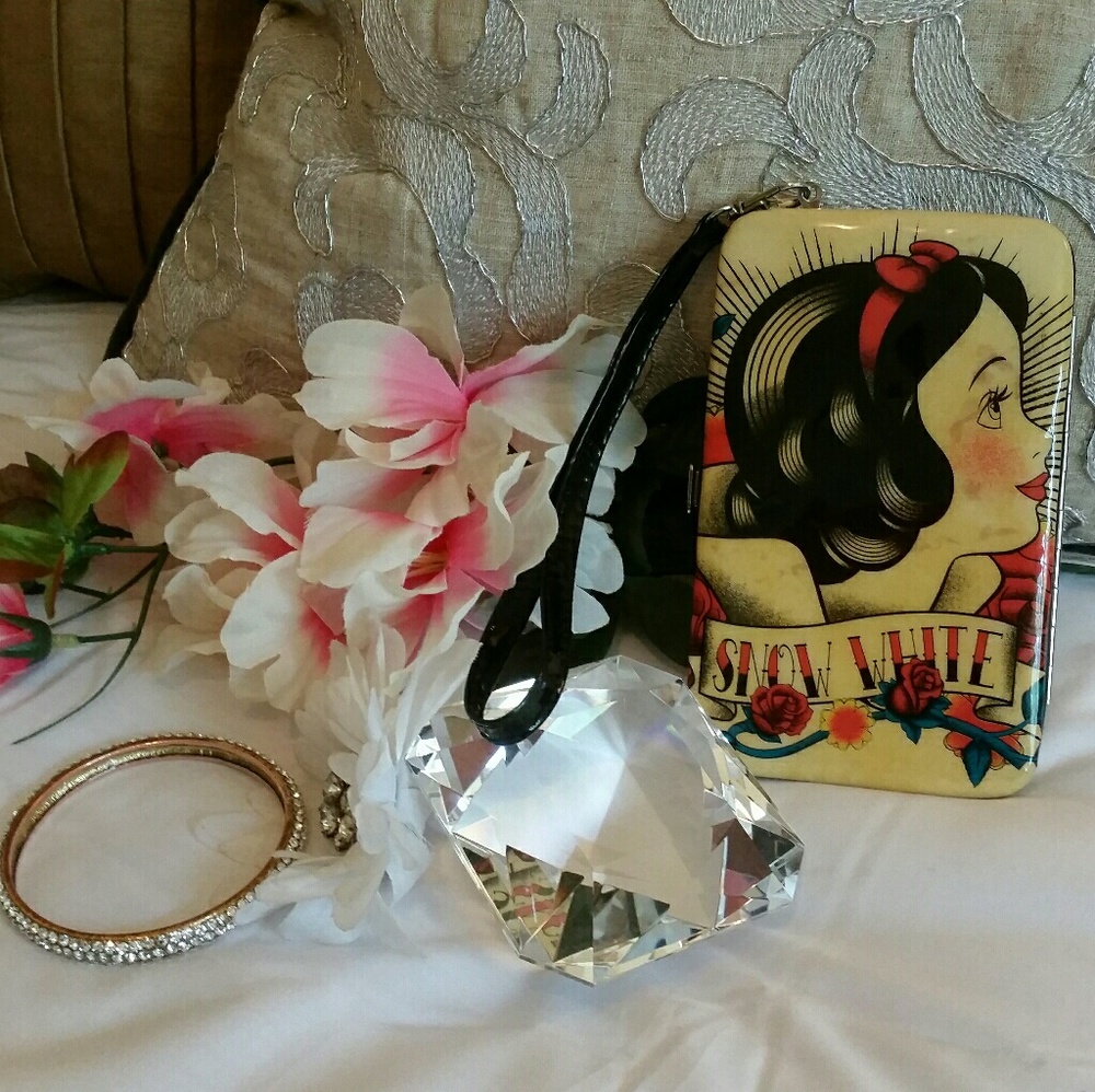 Limited Edition Snow White Phone Case Wristlet!