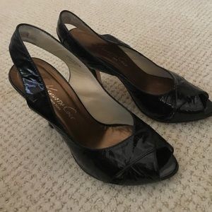 Kenneth Cole New York patent leather black 6 heels