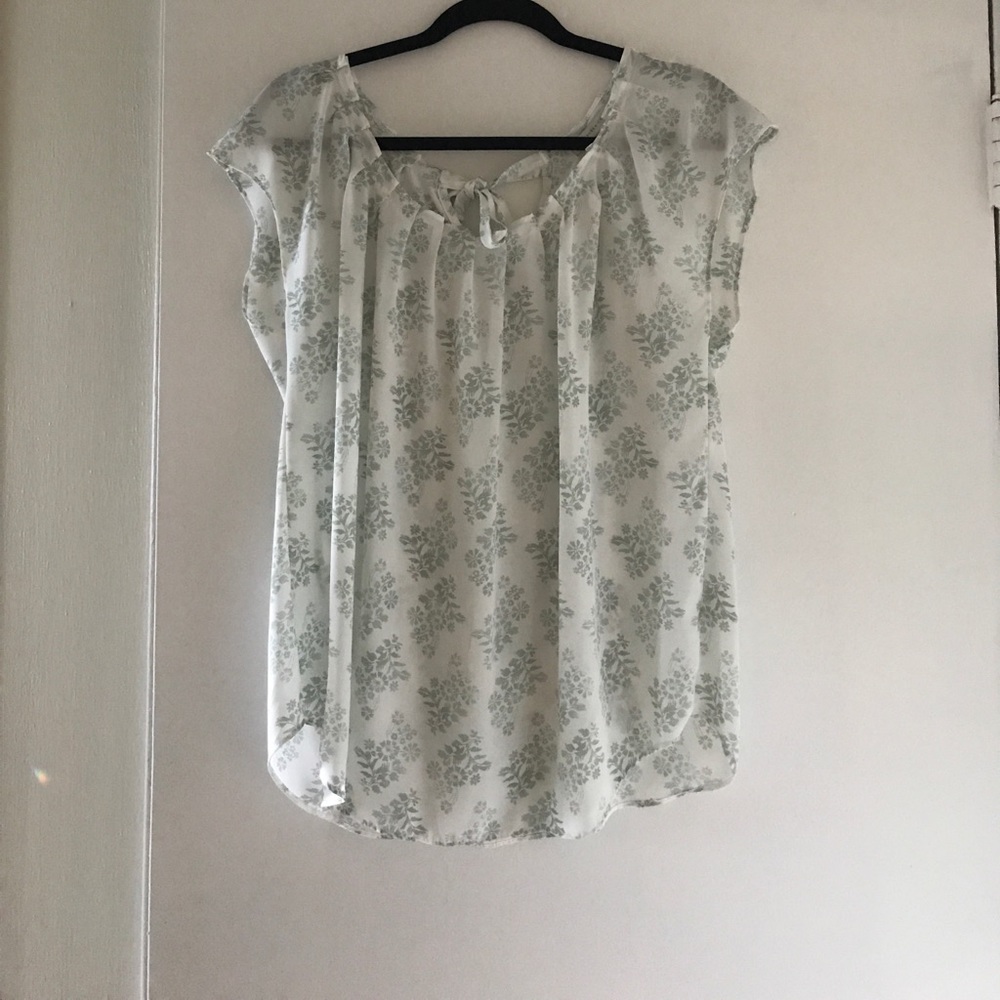 SALE 🎉White/green LC Lauren Conrad top. Size L