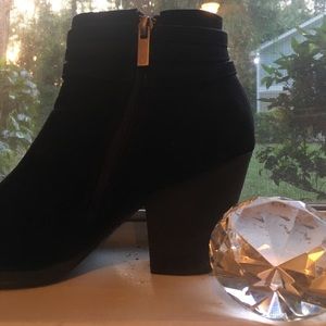 👢Fringe booties 👢