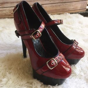 Sexy red penthouse pumps!