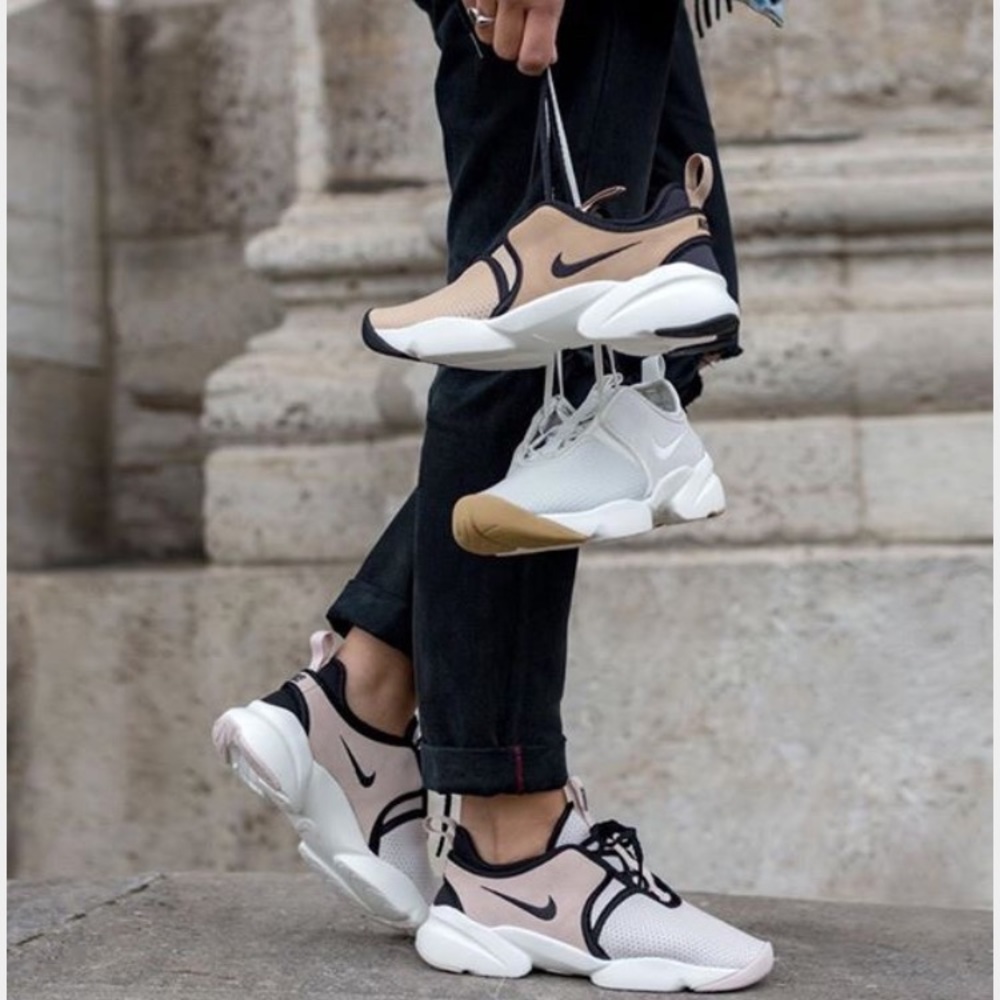 NWB NIKE Loden pinnacle size 9.