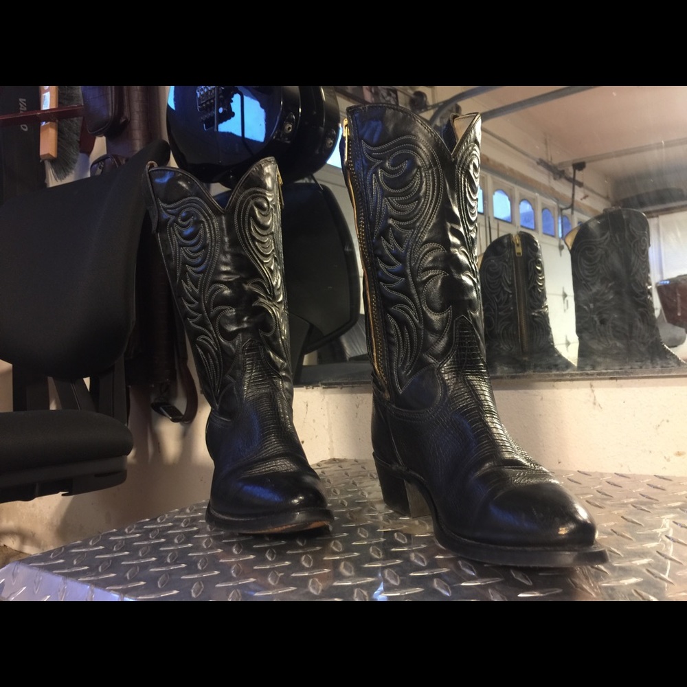 Vintage size 8 medium black leather cowboy boots