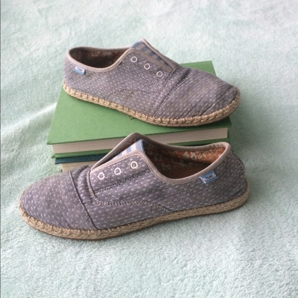 Blue polka dotted Toms