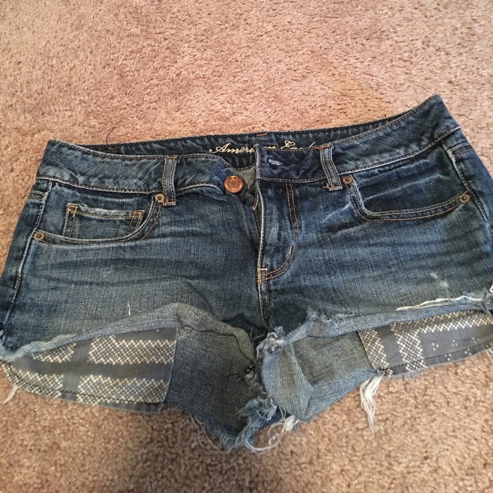 american eagle short shorts.