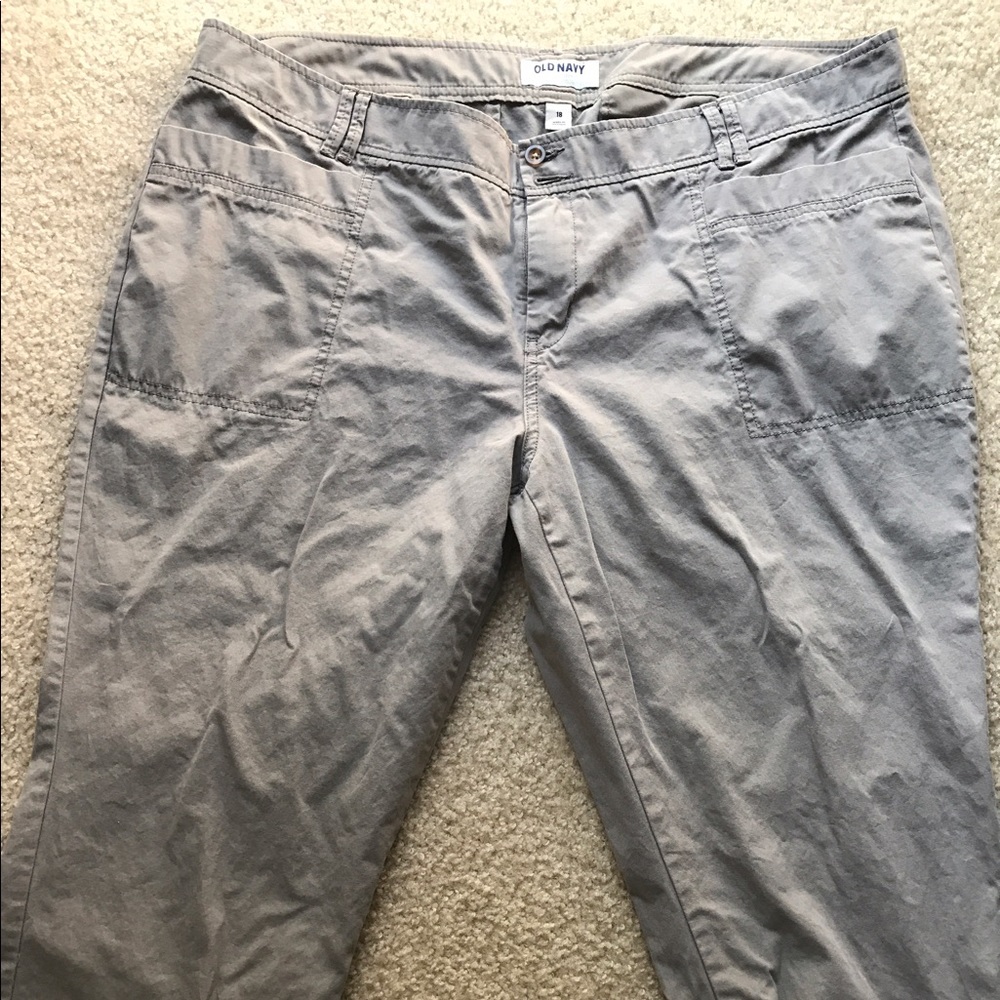 Old Navy gray khaki capris