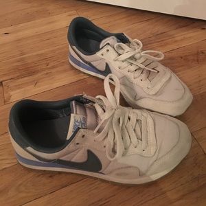 Nike Air Max sneakers Sz 6