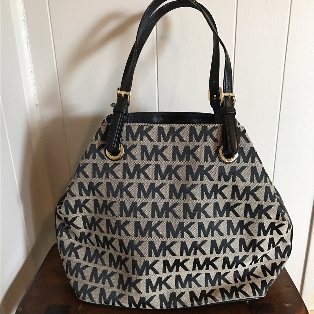 ✨HP✨Michael Kors purse