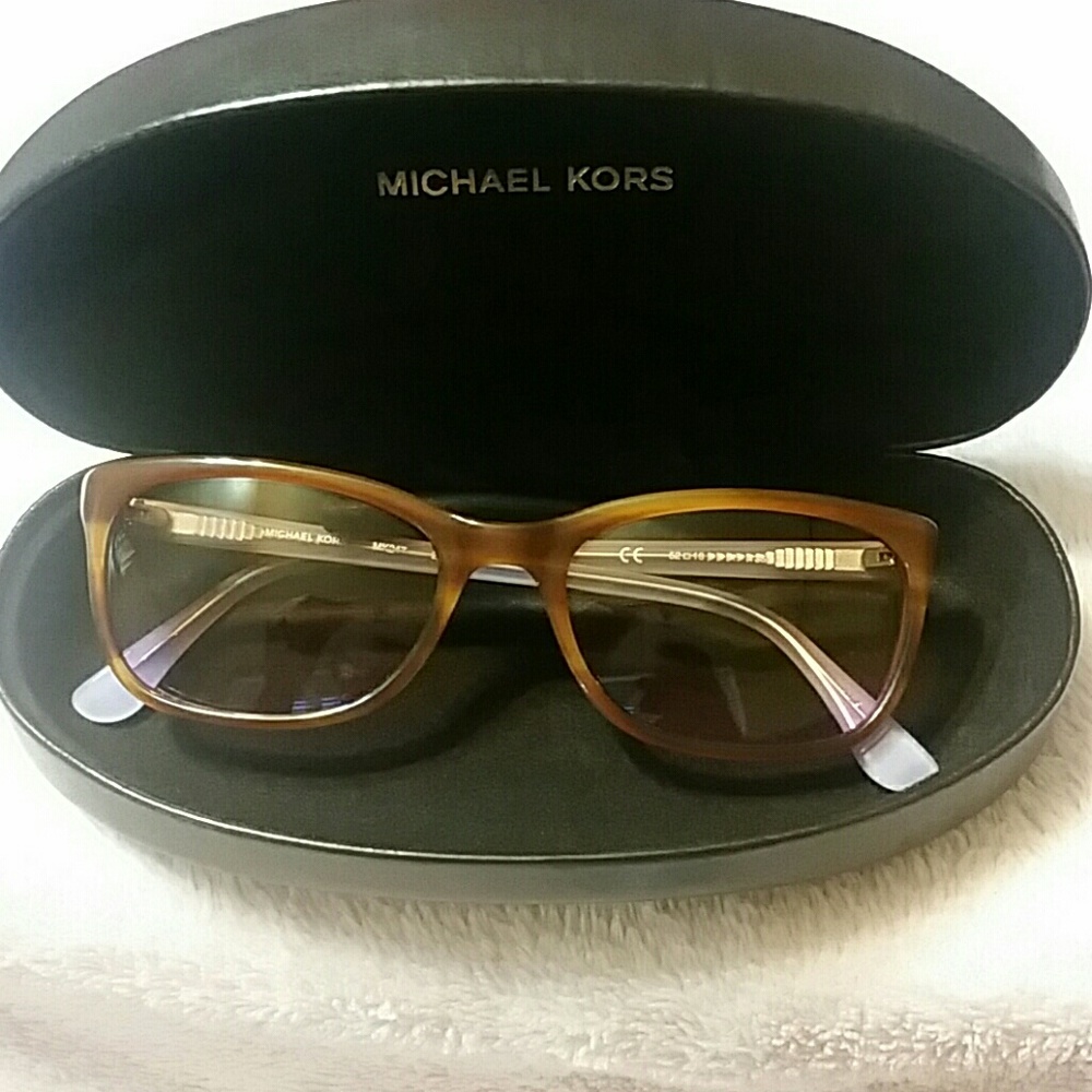 Sexy specs!