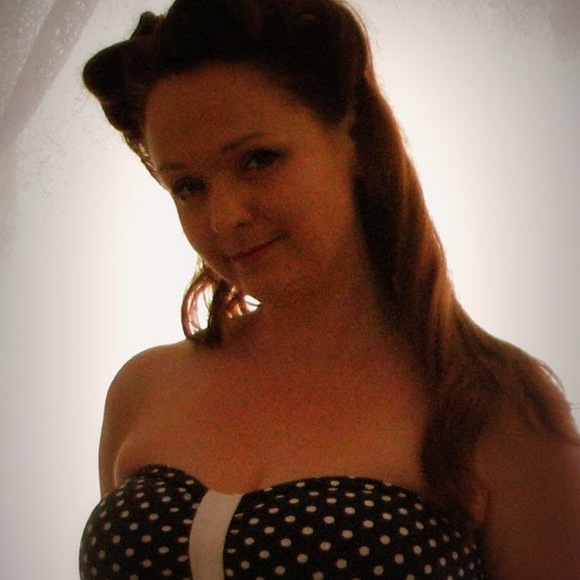 Meet your Posher, Danielle - Picture 1 of 1