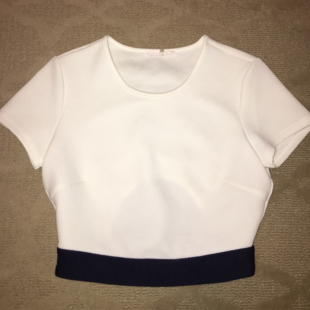 White and navy crop top