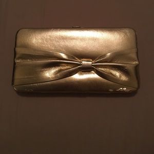 Gold clutch