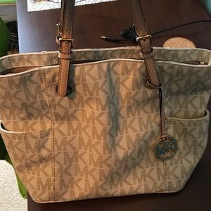 Michael Kors purse