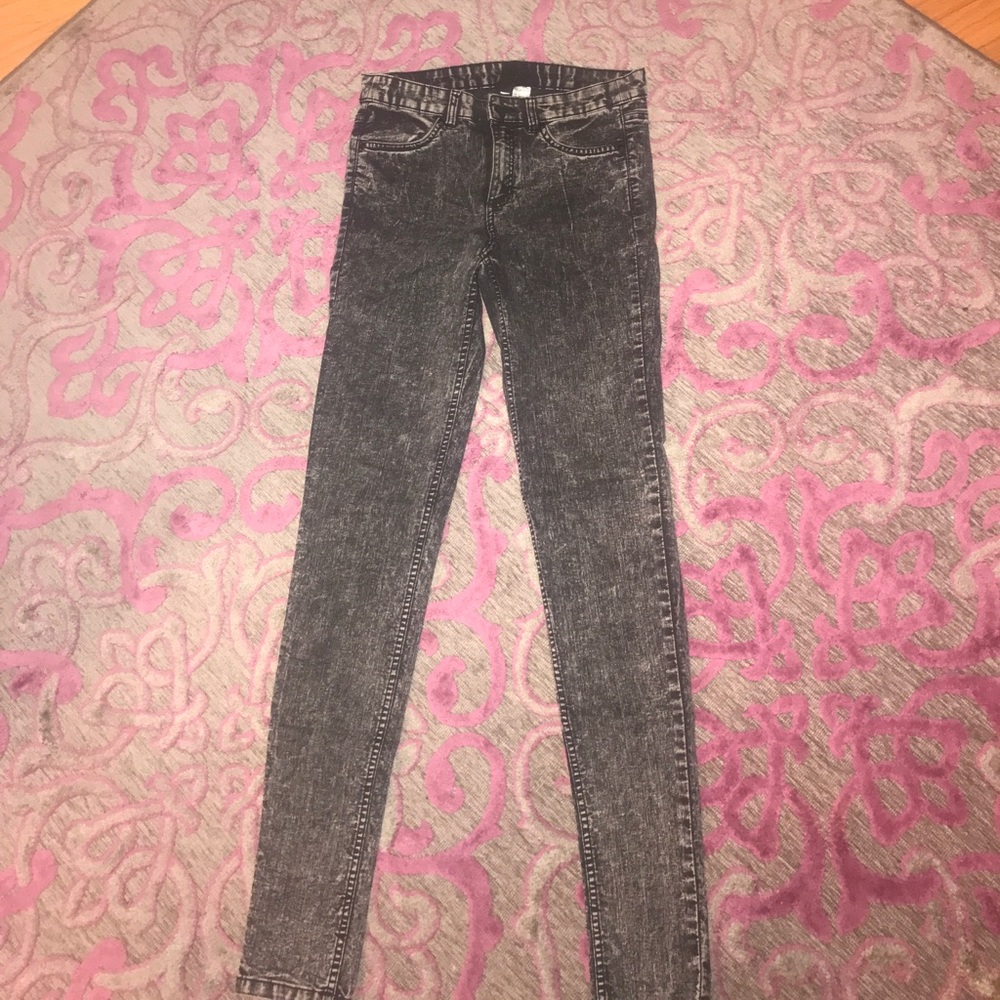 Gray washed jeans