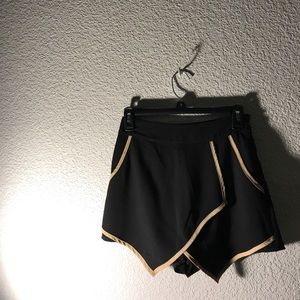 Black and cream colored skort